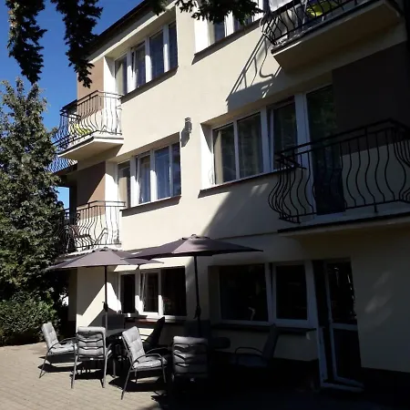 Maxi - アパート *