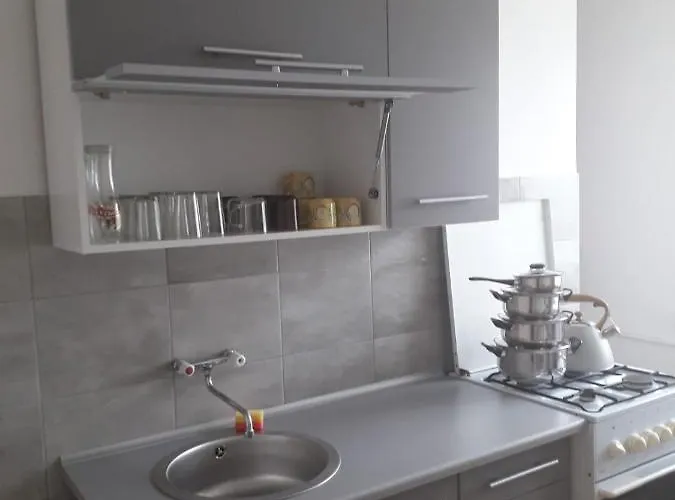 Maxi - アパート *