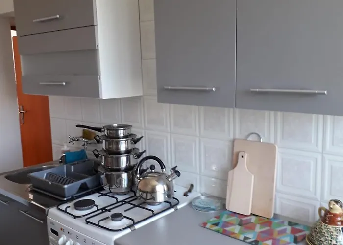 Maxi - アパート *